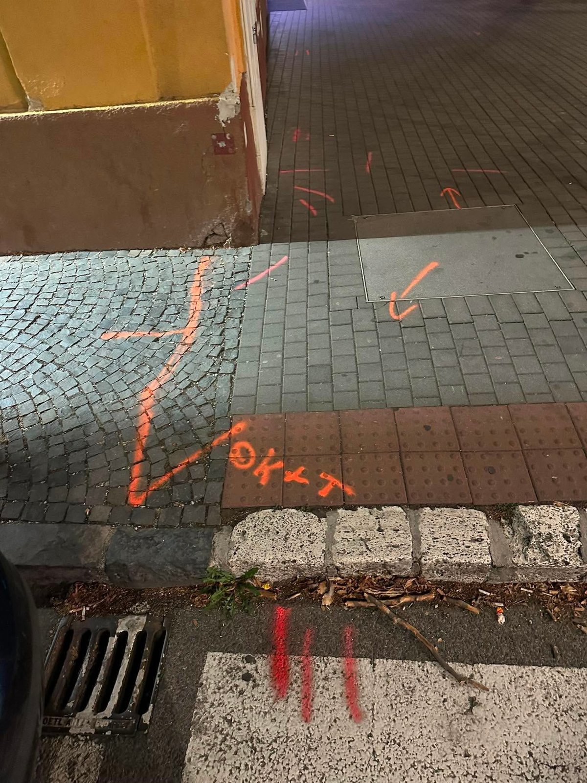 Fotografia k novinke ČO SA STALO V SOBOTU NAD RÁNOM V CENTRE KOMÁRNA – A PREČO JE O TOM TICHO?